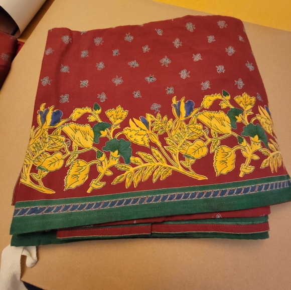 NWOP Williams-Sonoma Provence Tablecloth 70" x 108" - Picture 1 of 4